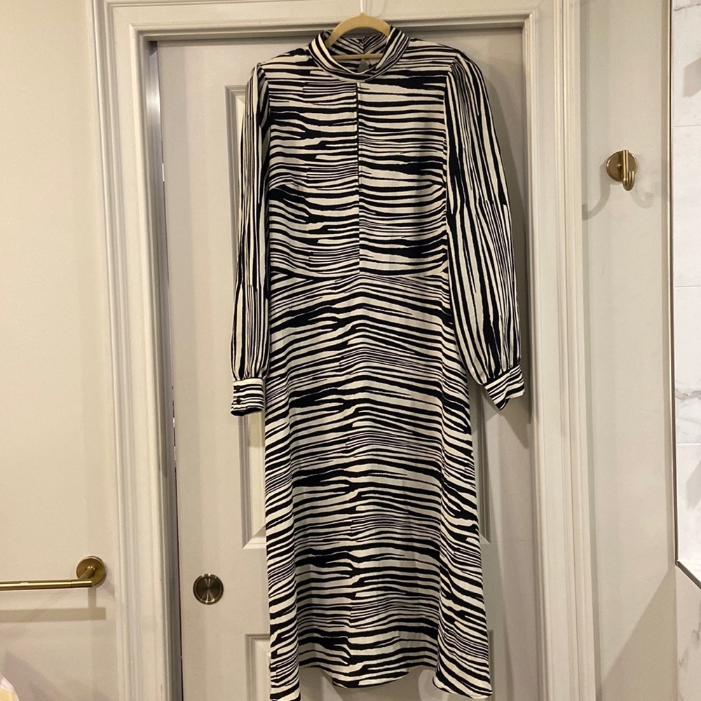Banana Republic NWT Animal Print inspired dress 2020